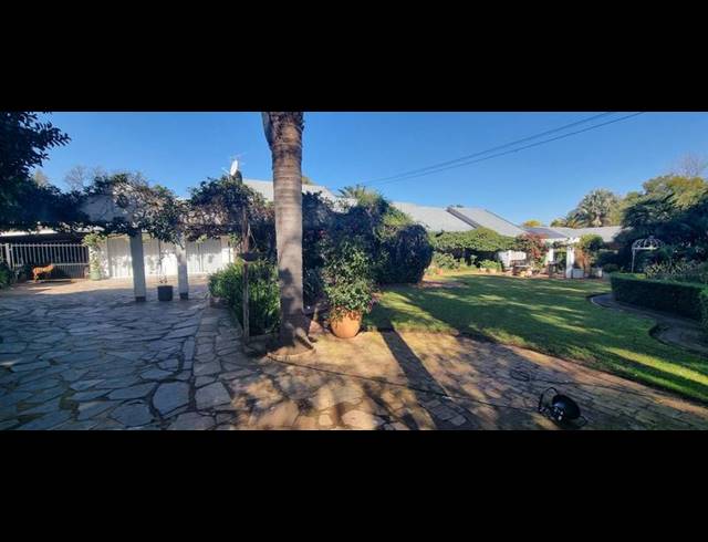 6 BEDROOM HOUSE FOR SALE IN ELDORAIGNE